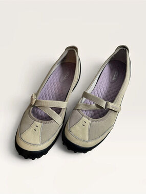 Clarks Privo Women’s 9.5 M Beige Mary Jane Flats Comfort Walking Shoes NWOT